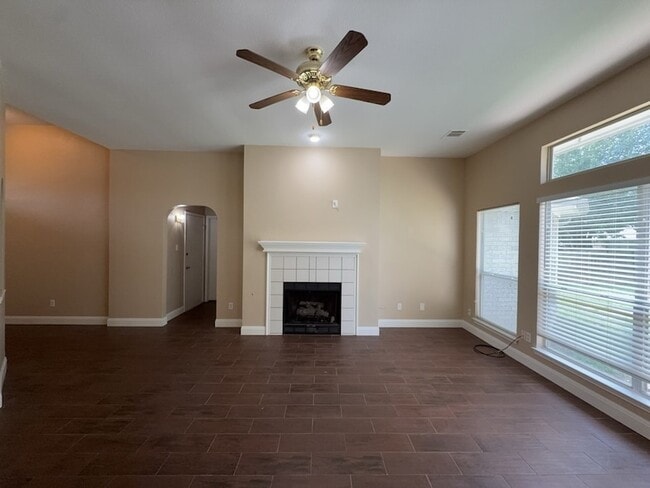 Photo - 317 Oak Meadow Ln