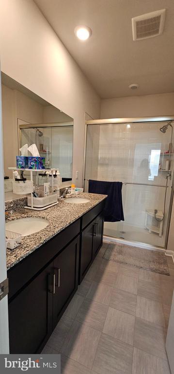 Photo - 124 Clerkenwell Dr