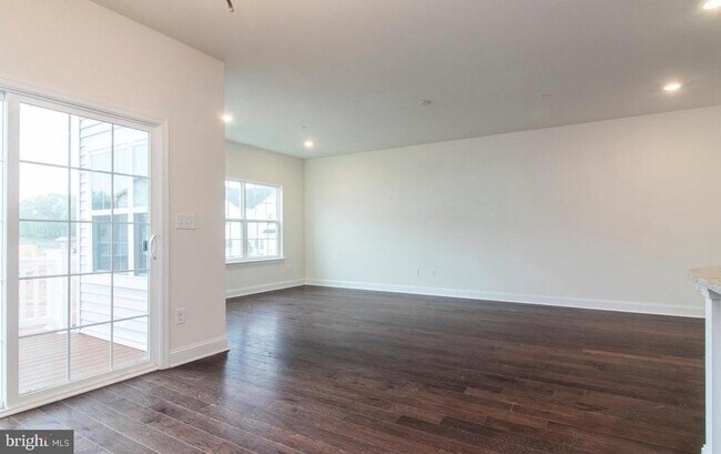 Photo - 128 Golden Vale Dr