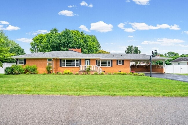 3424 Leland Cir
