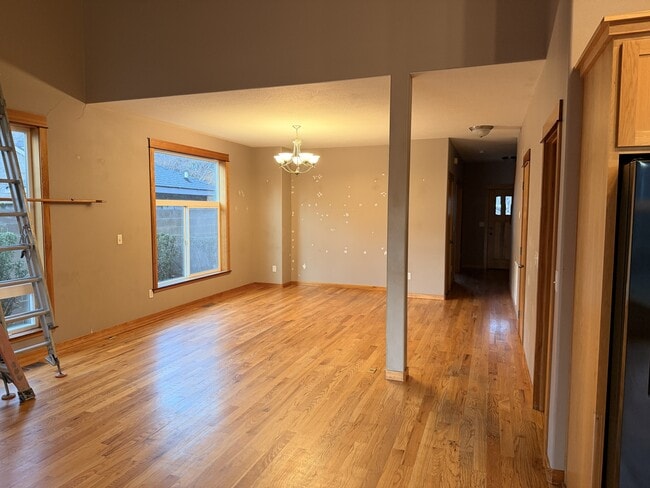 Photo - 139 Max Loop