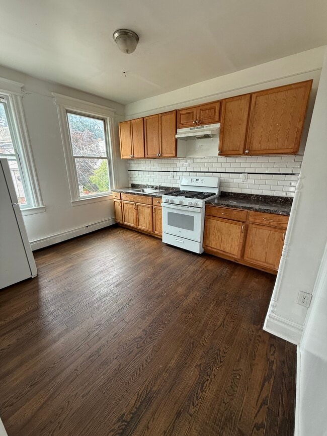 Photo - 410 Chadwick Ave
