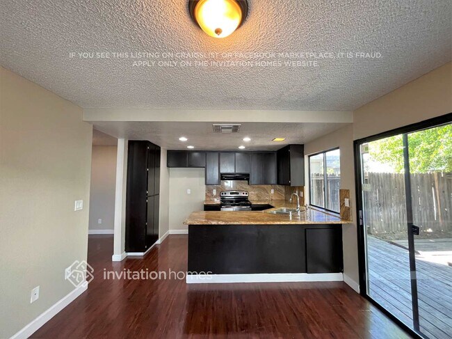 Photo - 2272 Sandcastle Way