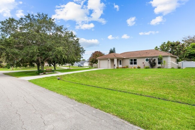 Photo - 265 SW Dalton Cir