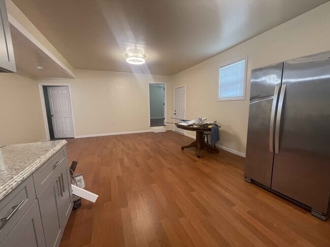 Photo - 400 N Dillard St