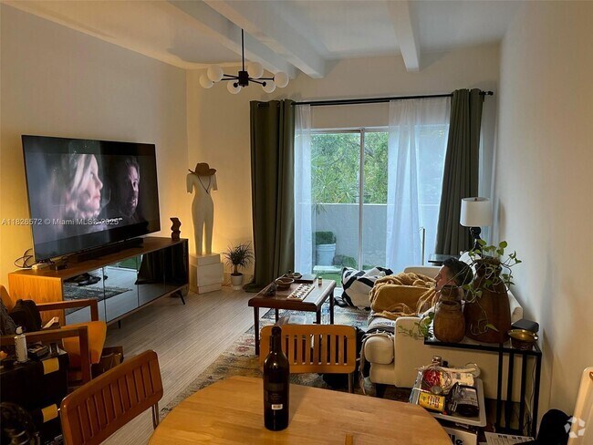 Building Photo - 7801 NE 4th Ct Unit 306 Rental