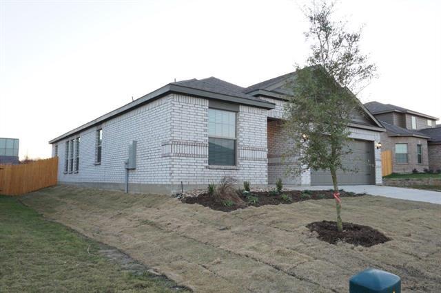 Photo - 1823 Dahlia Way