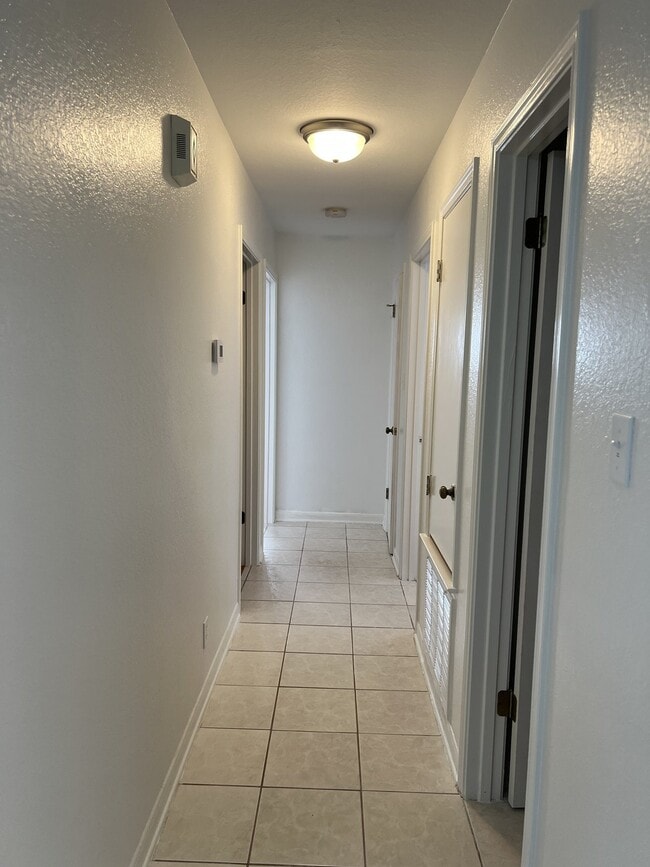 Photo - 326 Elm Dr