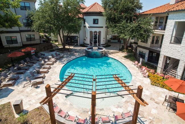 Photo - Cortland MacArthur