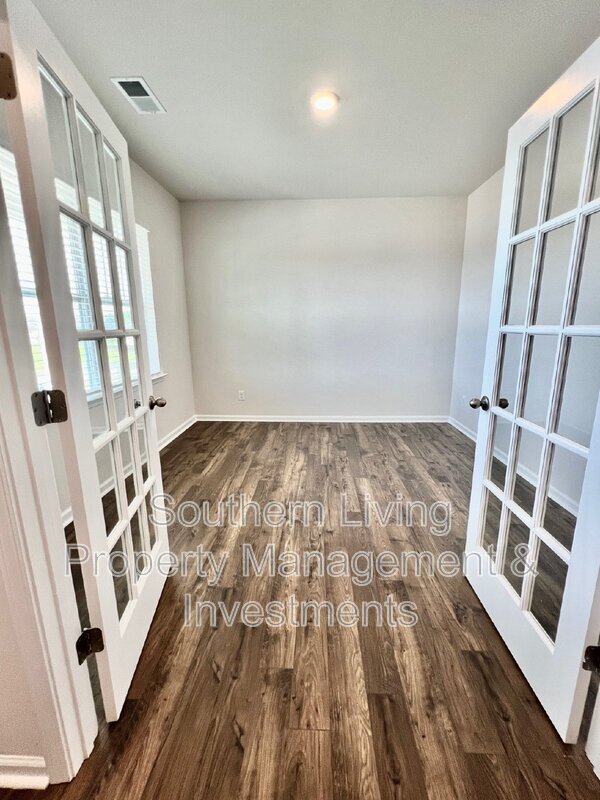 Photo - 3120 Winged Elm St