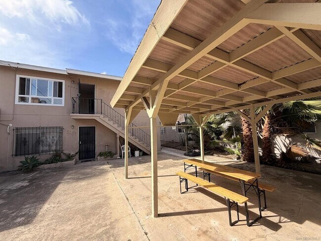 Photo - 4580 Hamilton St