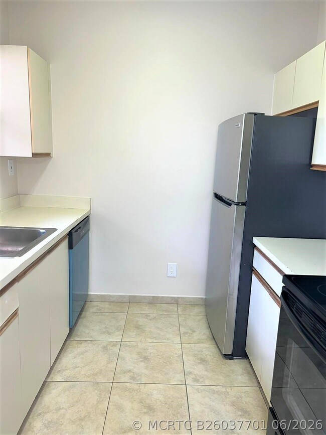 Photo - 751 Cypress Ln Unit L7