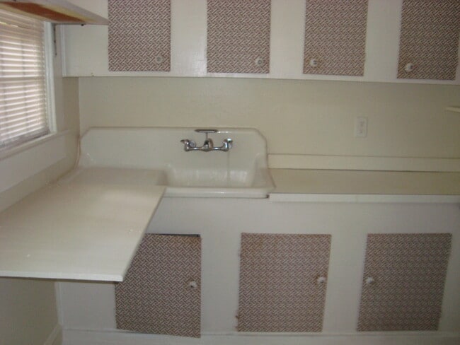 Photo - 105 N Meridian St