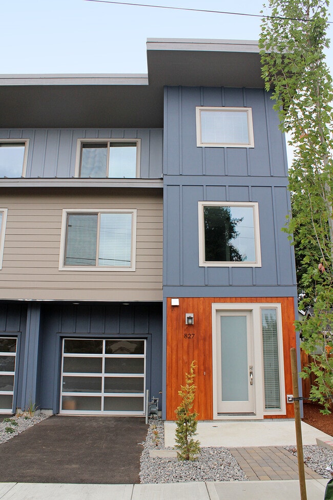 Photo - 827 NW Victoria Ave