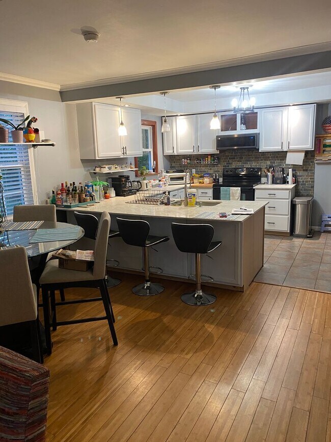 Photo - Charming 2-bedroom, 1-bathroom home locate...
