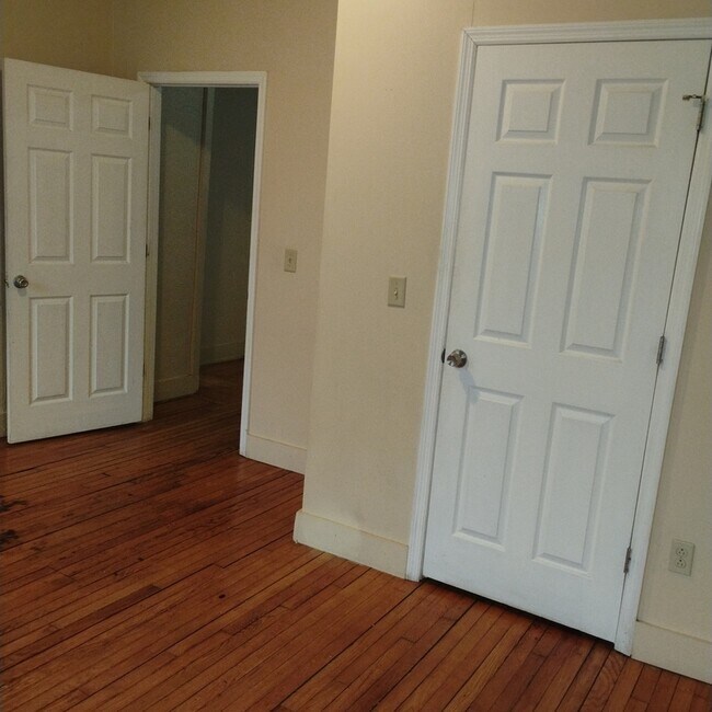 Photo - 96 Grand St