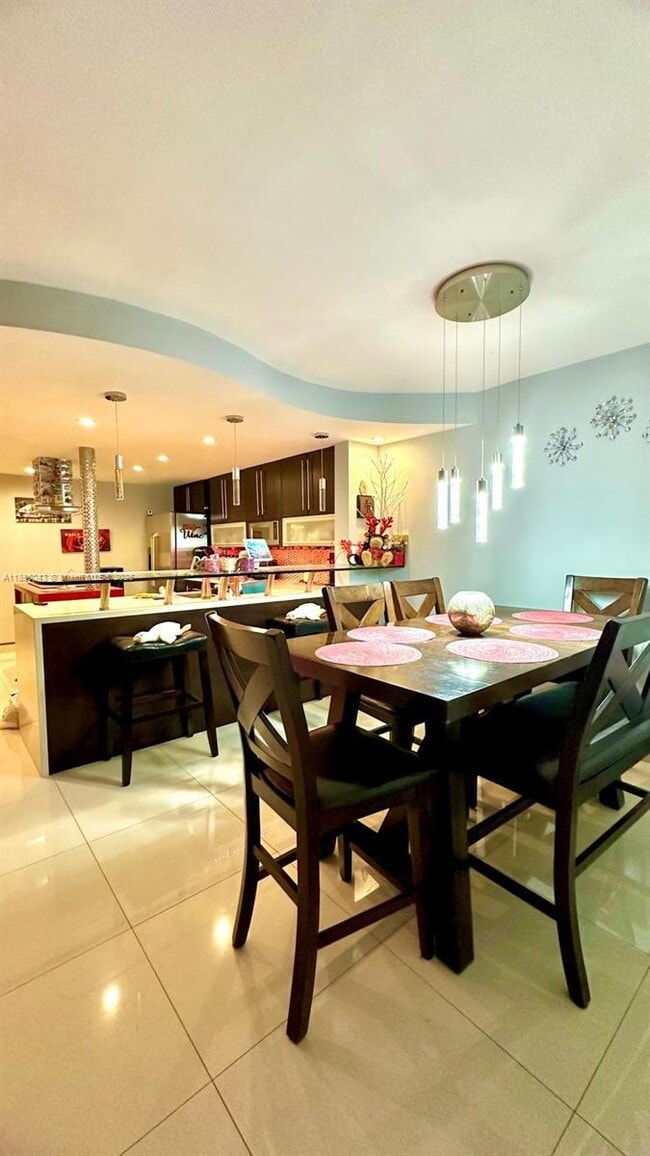 Photo - 18880 NW 57th Ave Unidad 208