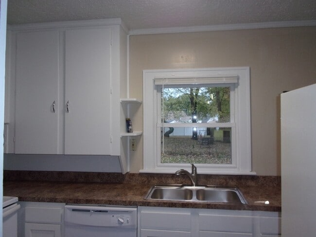 Photo - 430 Keenan Ave