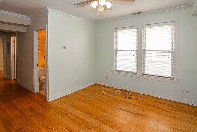 Photo - 634 W Roscoe St Unidad 2N