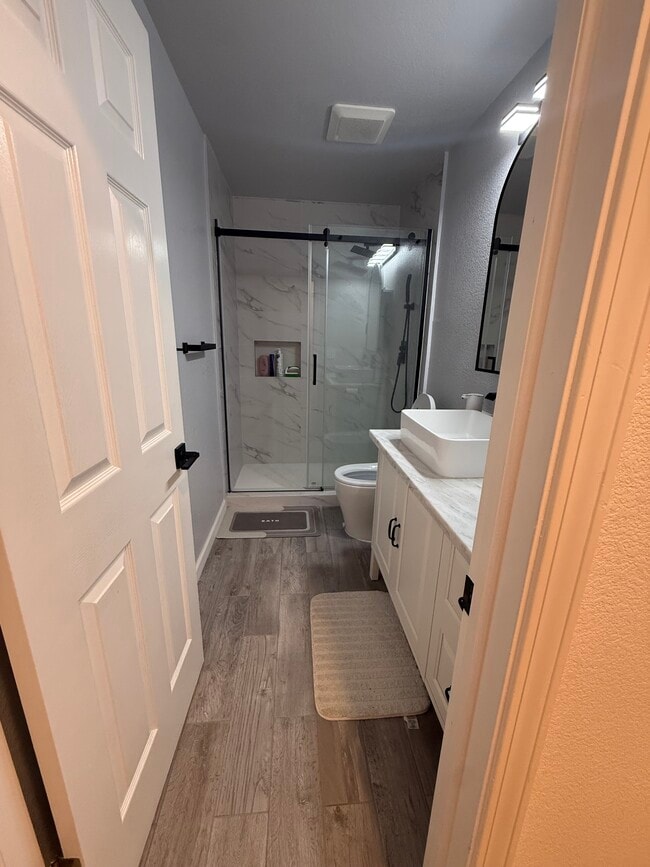 Photo - 137 Hopfield Dr