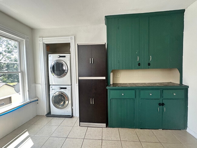 Photo - 565 Thompson St Unidad Apt B