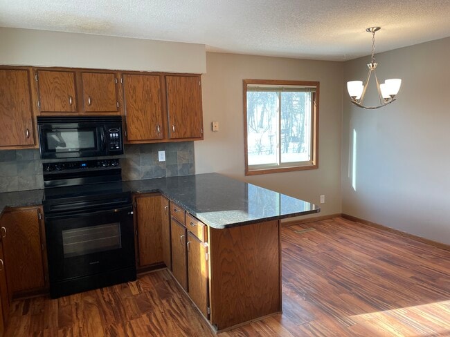 Photo - 8470 144th St W