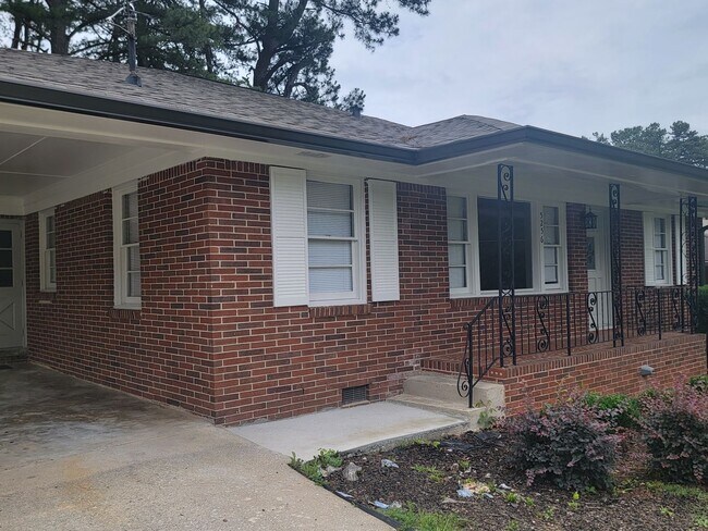 Photo - Modern Ranch Home - Full Brick - Large Eat in Kitchen with Large Granite Kitchen Island