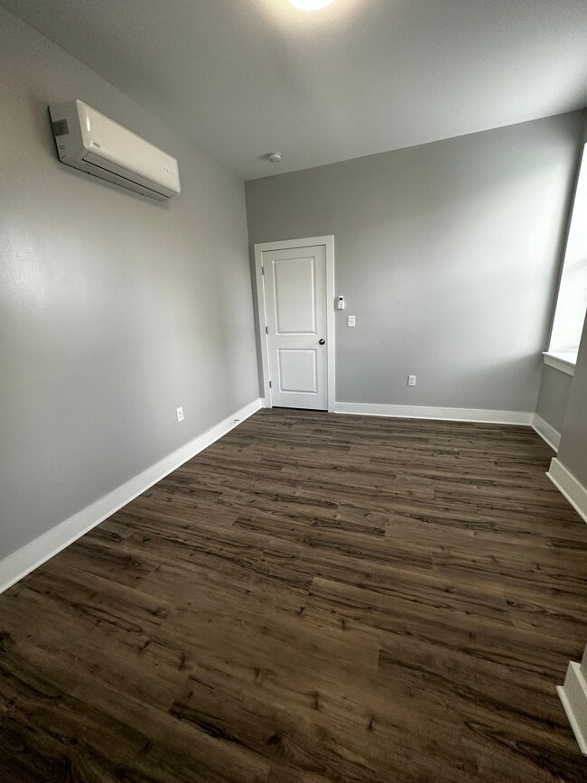 Photo - THE COLONNADE