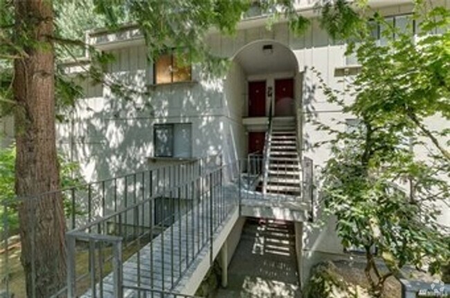 Building Photo - 1Bd/1Ba Kirkland Condo Unit L32