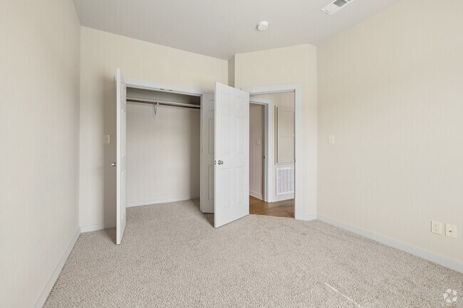 2BR, 1BA - 853SF - Bedroom