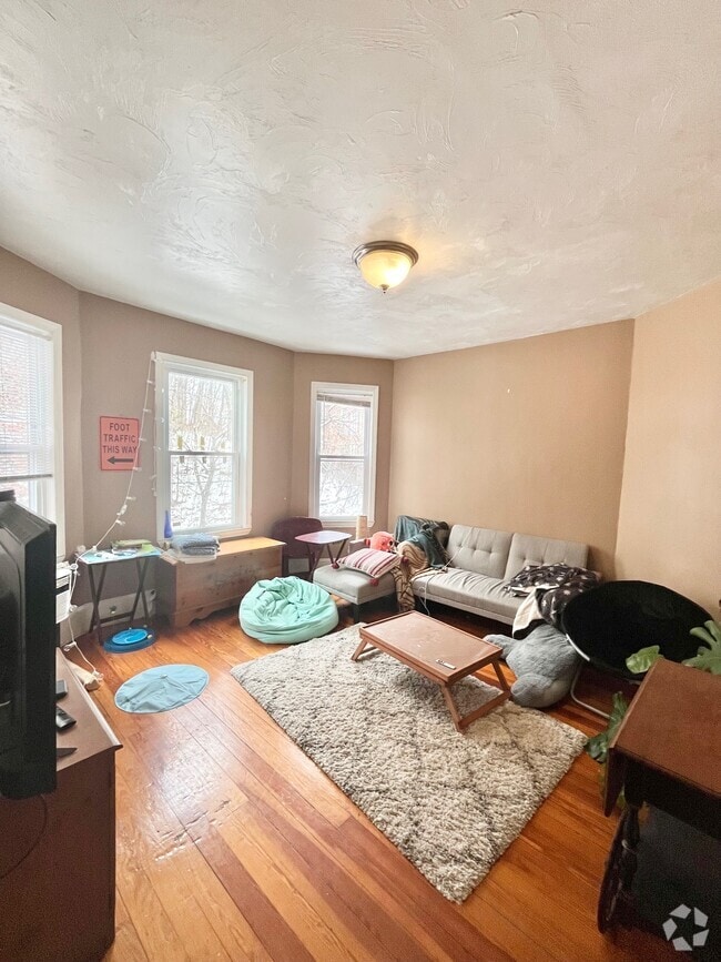 Building Photo - 22 Fisher Ave Unit 3 Rental