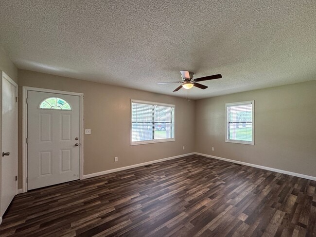Photo - 2/2 Brick Home in Cave City!