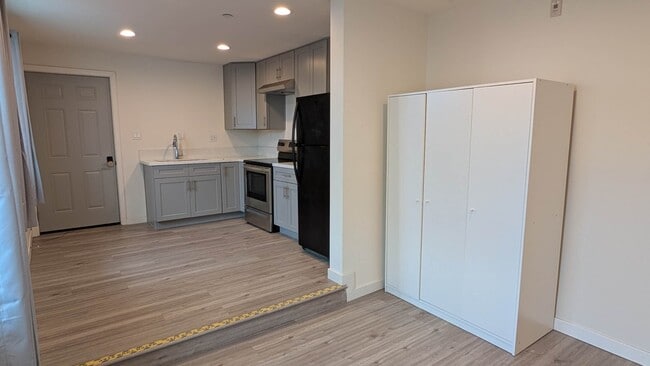 Photo - 158 E Floral Dr Unit #B