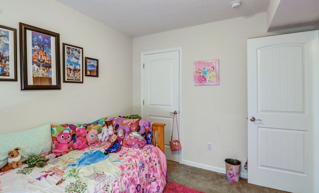 Photo - 27 Gloucester Dr