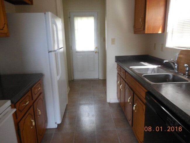 Photo - 223 Jim Thorpe Dr