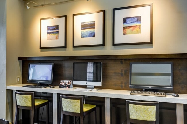 Centro de negocios - Cascades Overlook