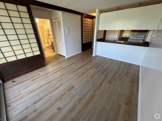 Building Photo - The Highlander Condo in Aiea 1/1/1 Unit 503
