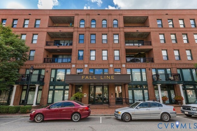 Photo - 4940 Old Main St