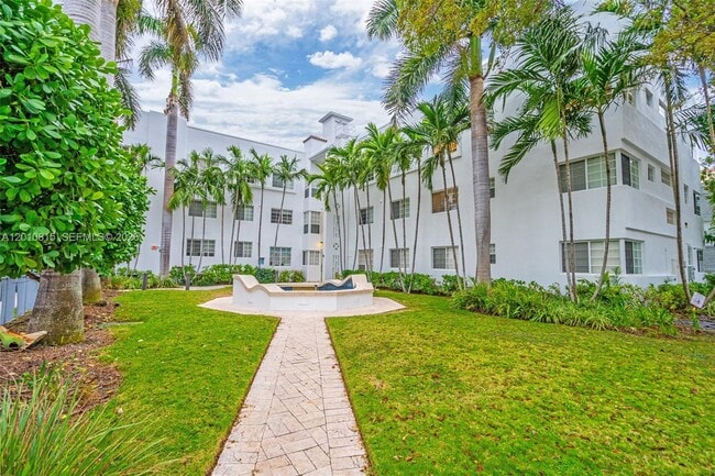 Building Photo - 1300 Pennsylvania Ave Unit 307