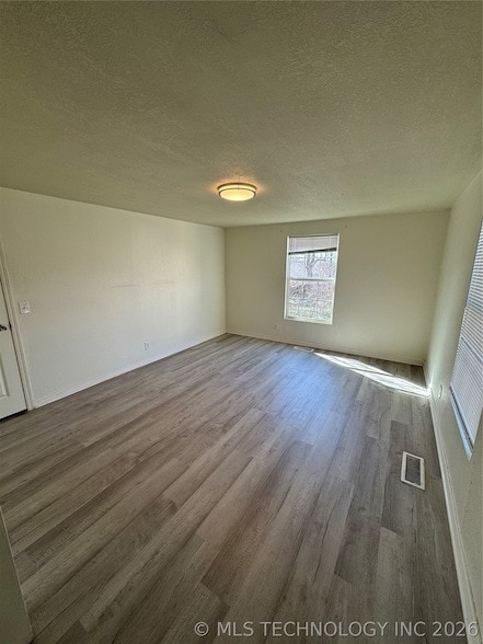 Photo - 102 S Hickory St