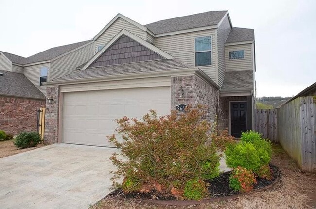 Building Photo - Available August 1st! Two-Story 3 Bedroom, 2.5 Bathroom in the center of Fayetteville