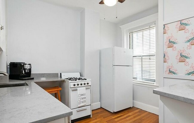 Building Photo - 70 Phillips St Unit 1 Rental