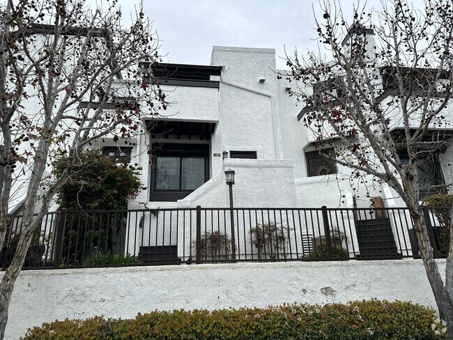 Building Photo - Point Loma 2BR/1BA Townhome @Sea Colony- $...