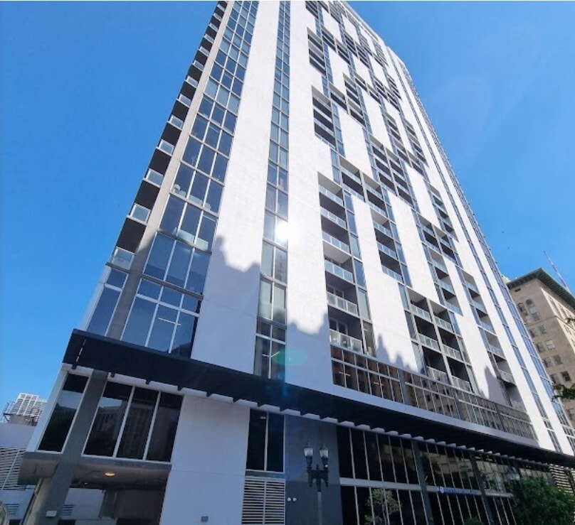 Photo - 151 SE 1st St Unidad 1805 Rental