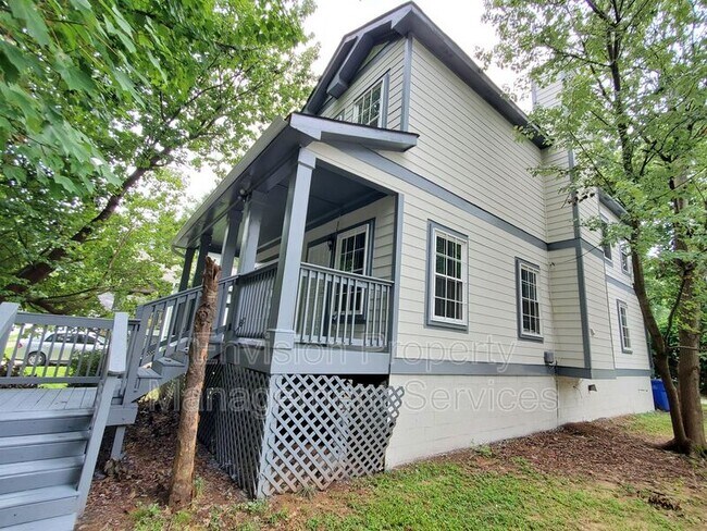 Photo - 1046 Beckwith St SW