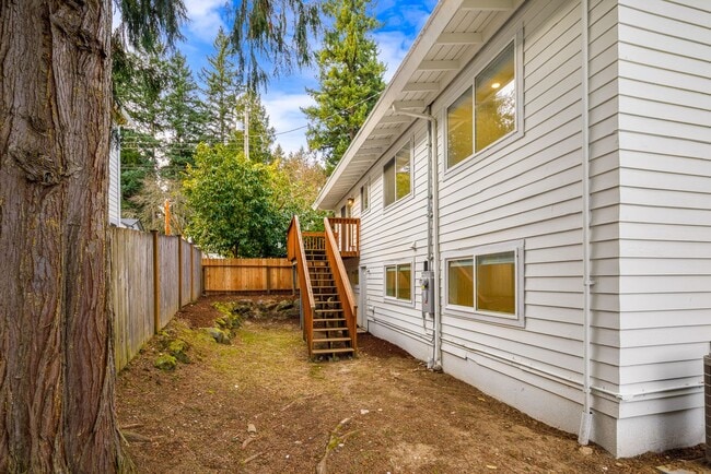 Photo - Gorgeous Fully Renovated 5 Bedroom Redmond/Bellevue/Kirkland Border