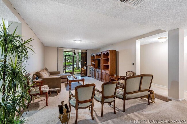 Photo - 3680 Inverrary Dr Unit 1v