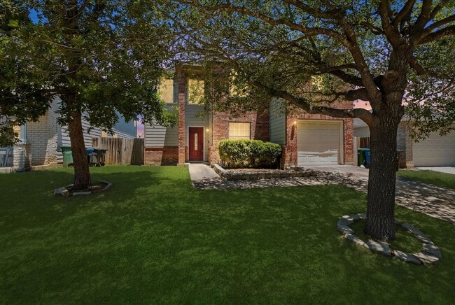Building Photo - 4BR Home with Open Living Area & Included Appliances