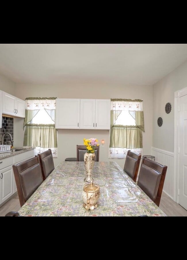 Building Photo - 64-66 Health Ave Unit 3