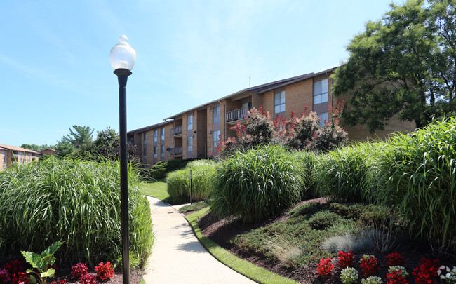 Building Photo - Carleton East Rental